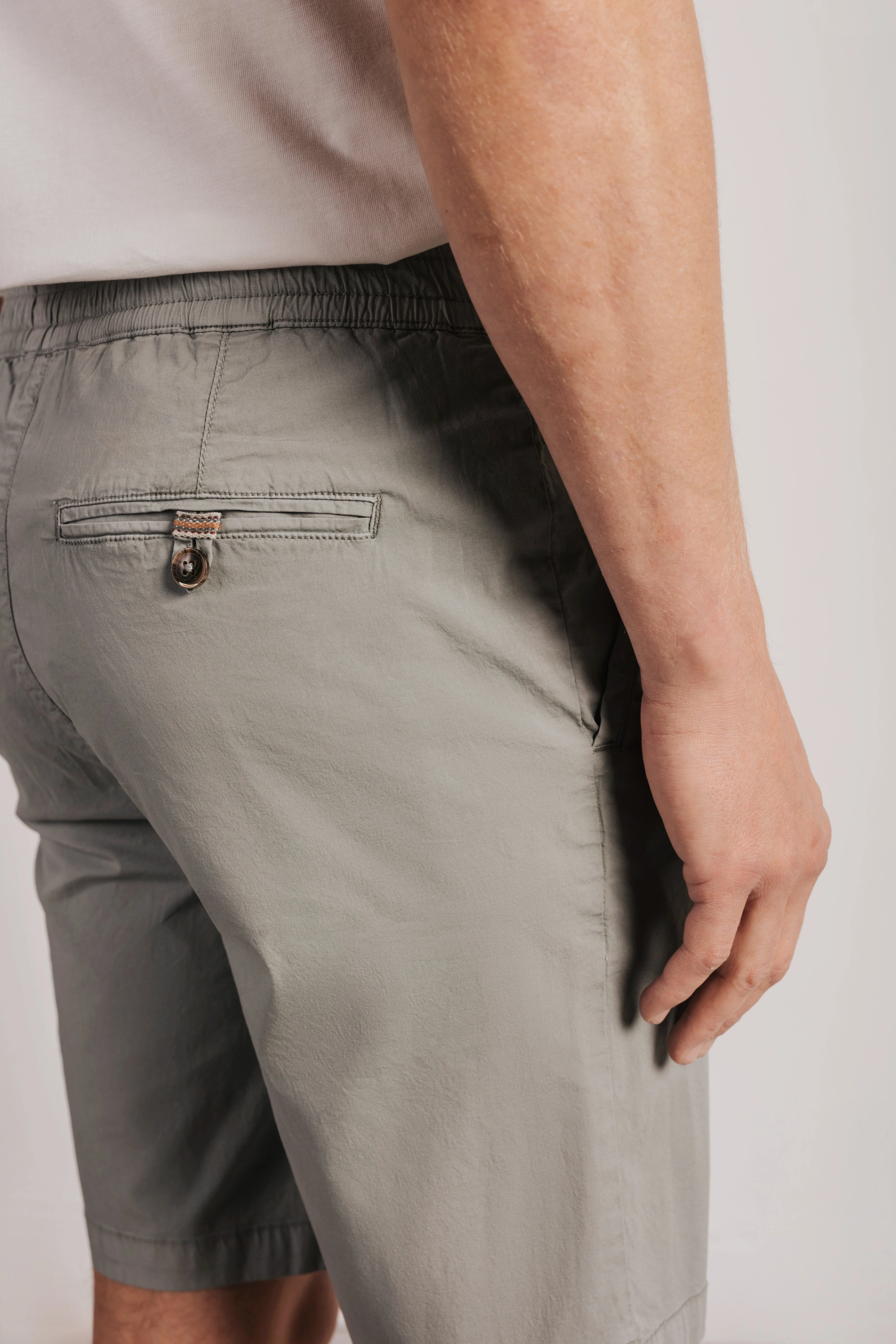 Bermuda ultraligera jogger - Image 3
