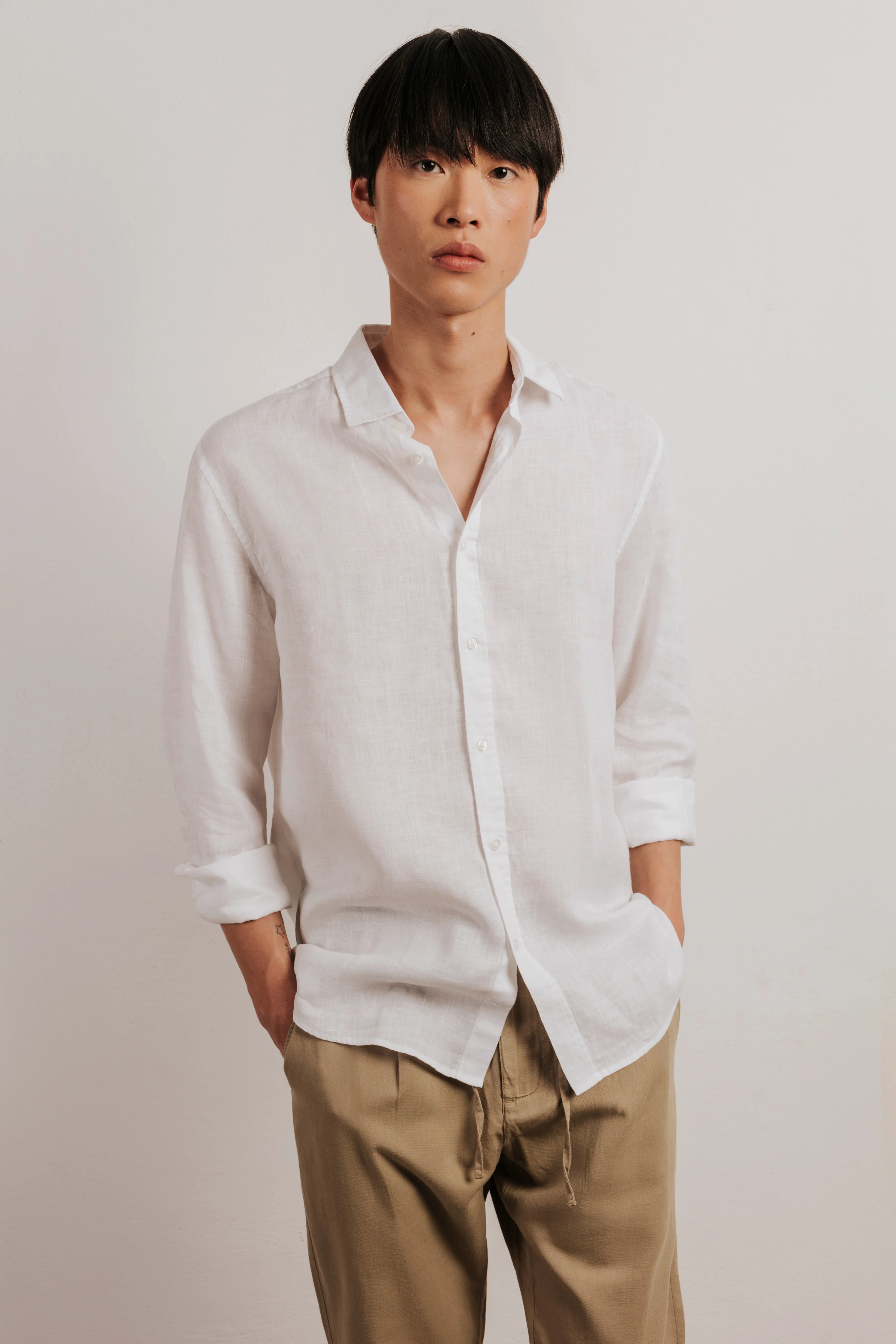 Camisa regular fit 100% lino