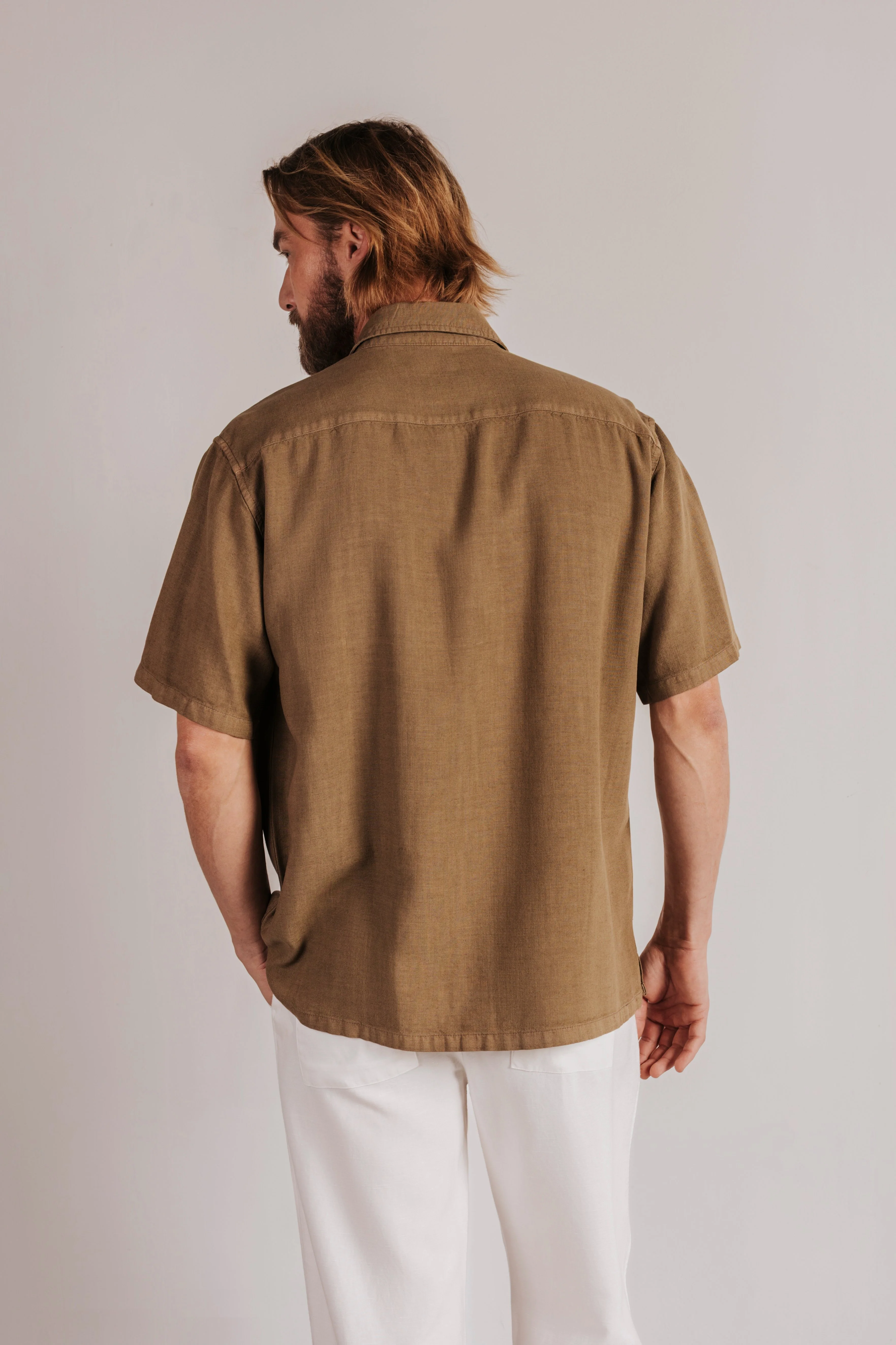 Camisa lino manga corta bolsillos - Image 2