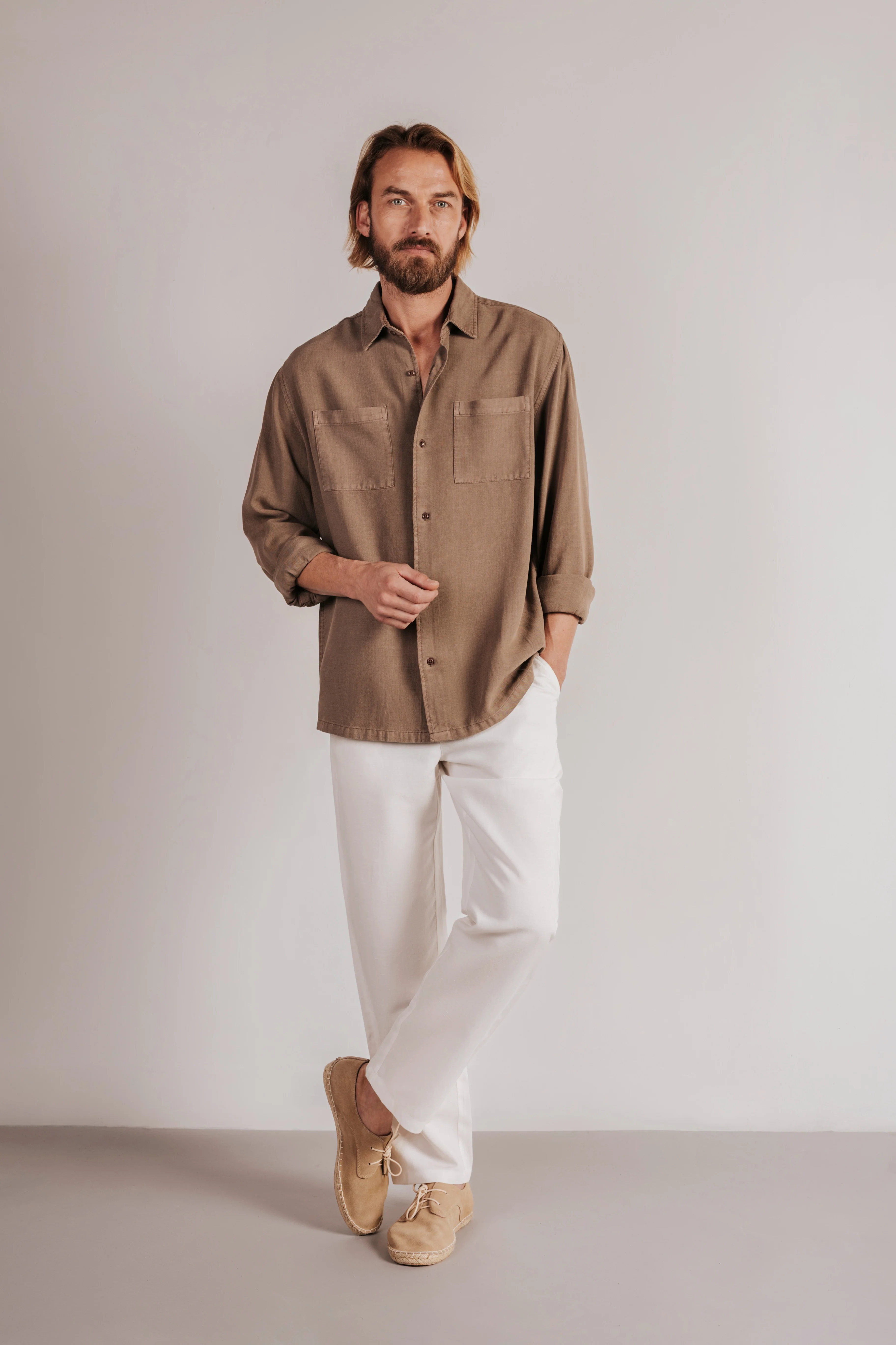 Camisa regular fit con bolsillo - Image 4