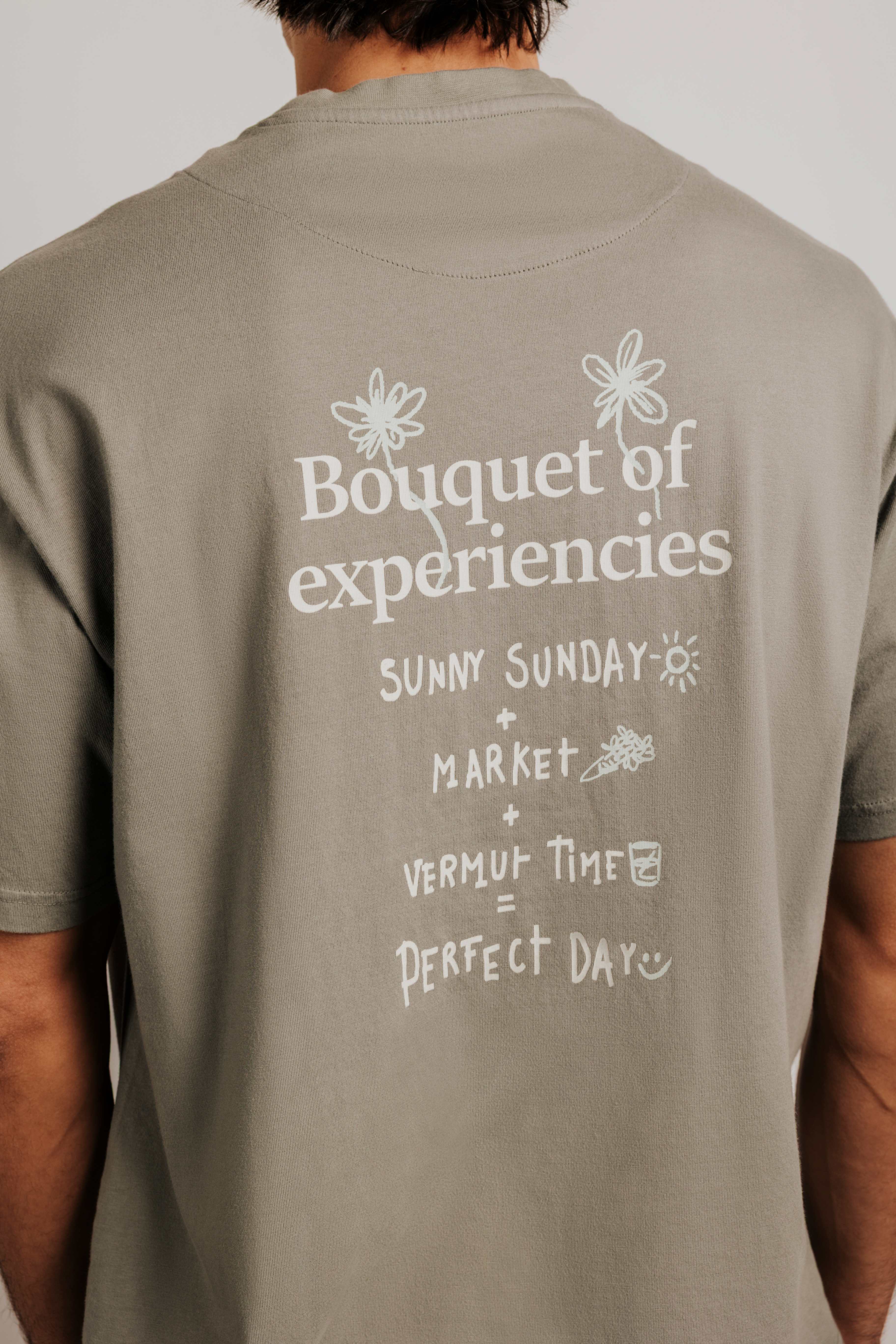 Camiseta oversize bouquet - Image 7