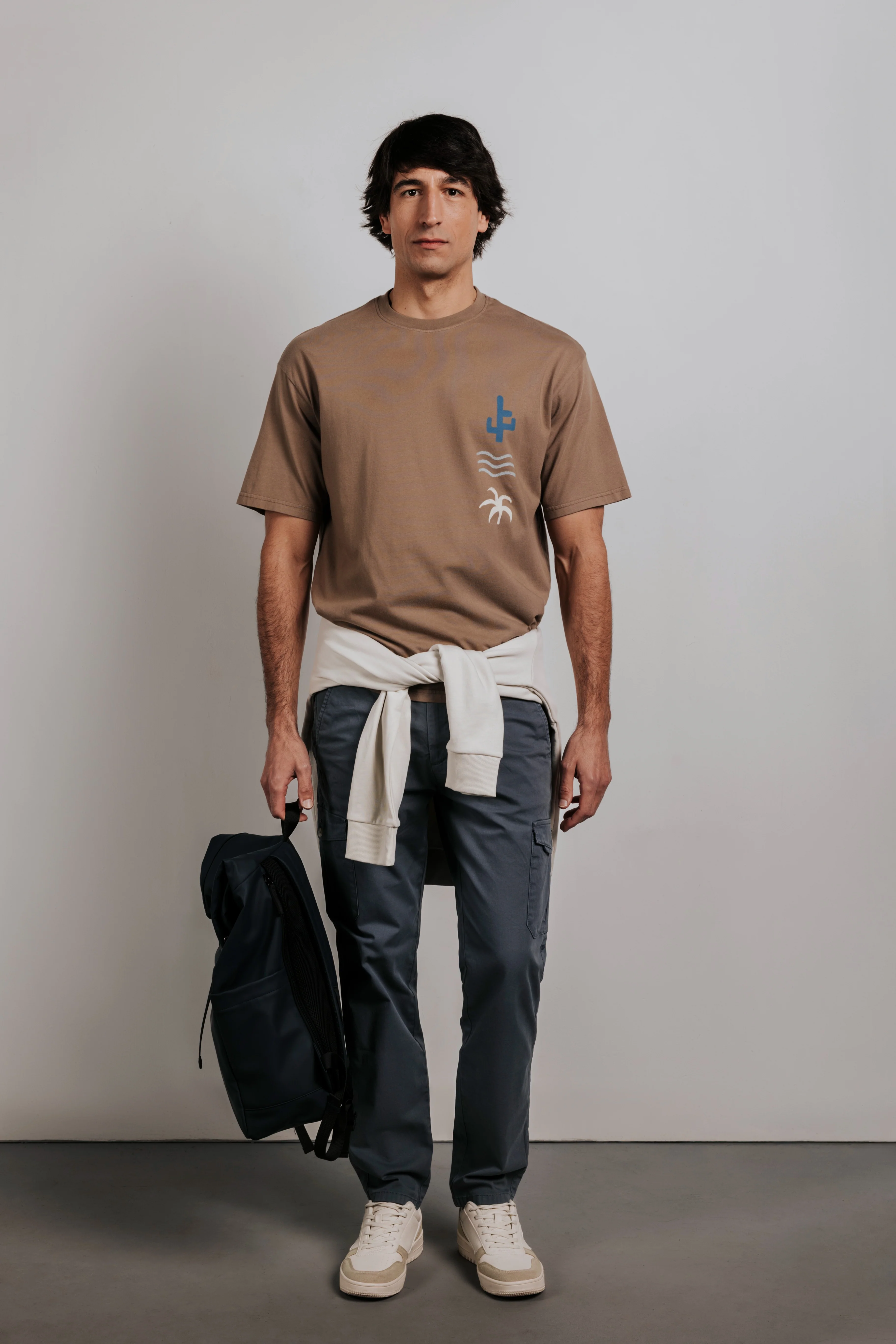 Camiseta oversize figuras - Image 4