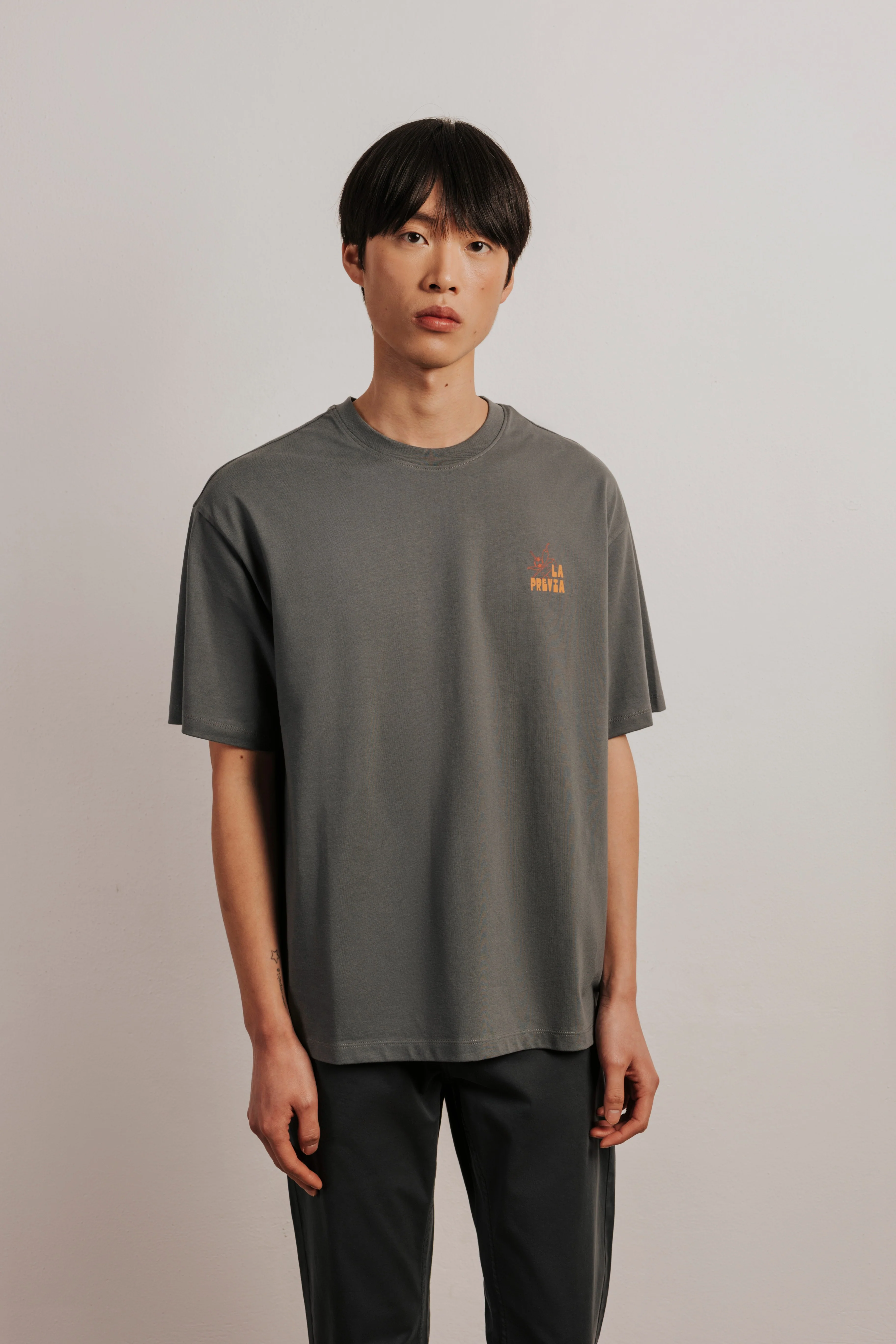 Camiseta oversize "La Previa" - Image 2