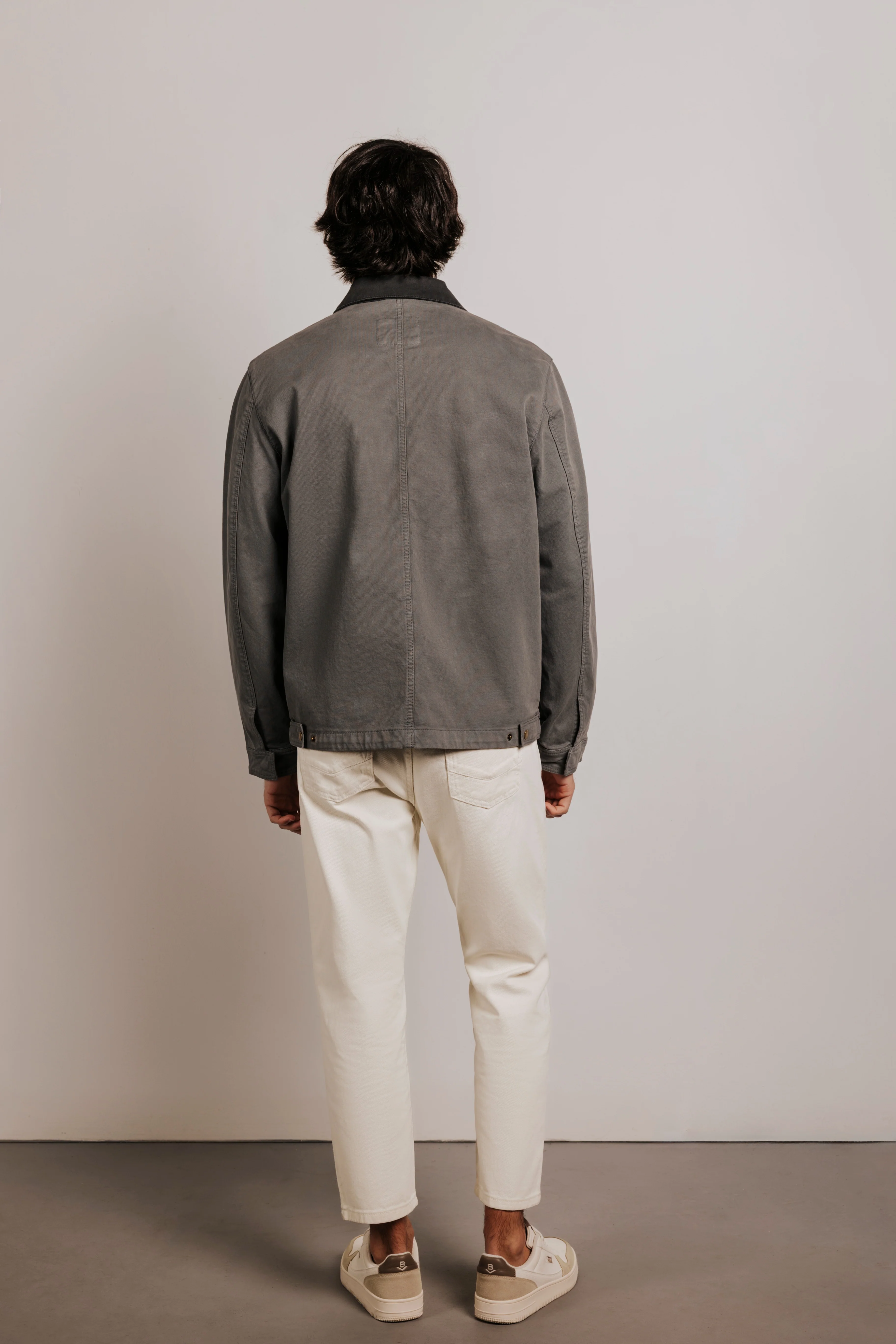 Cazadora worker - Image 9