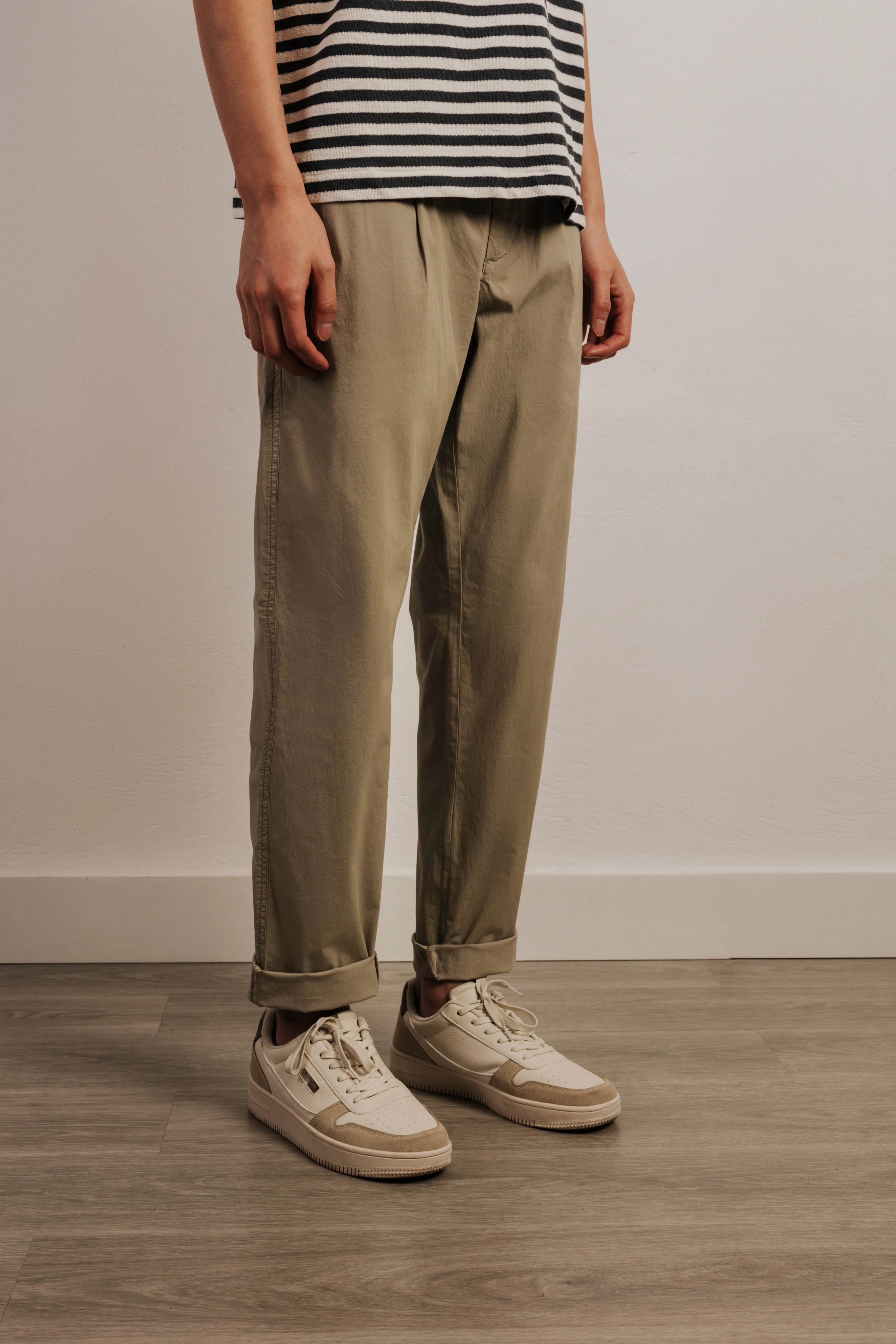 Pantalón jogger ultraligero - Image 4
