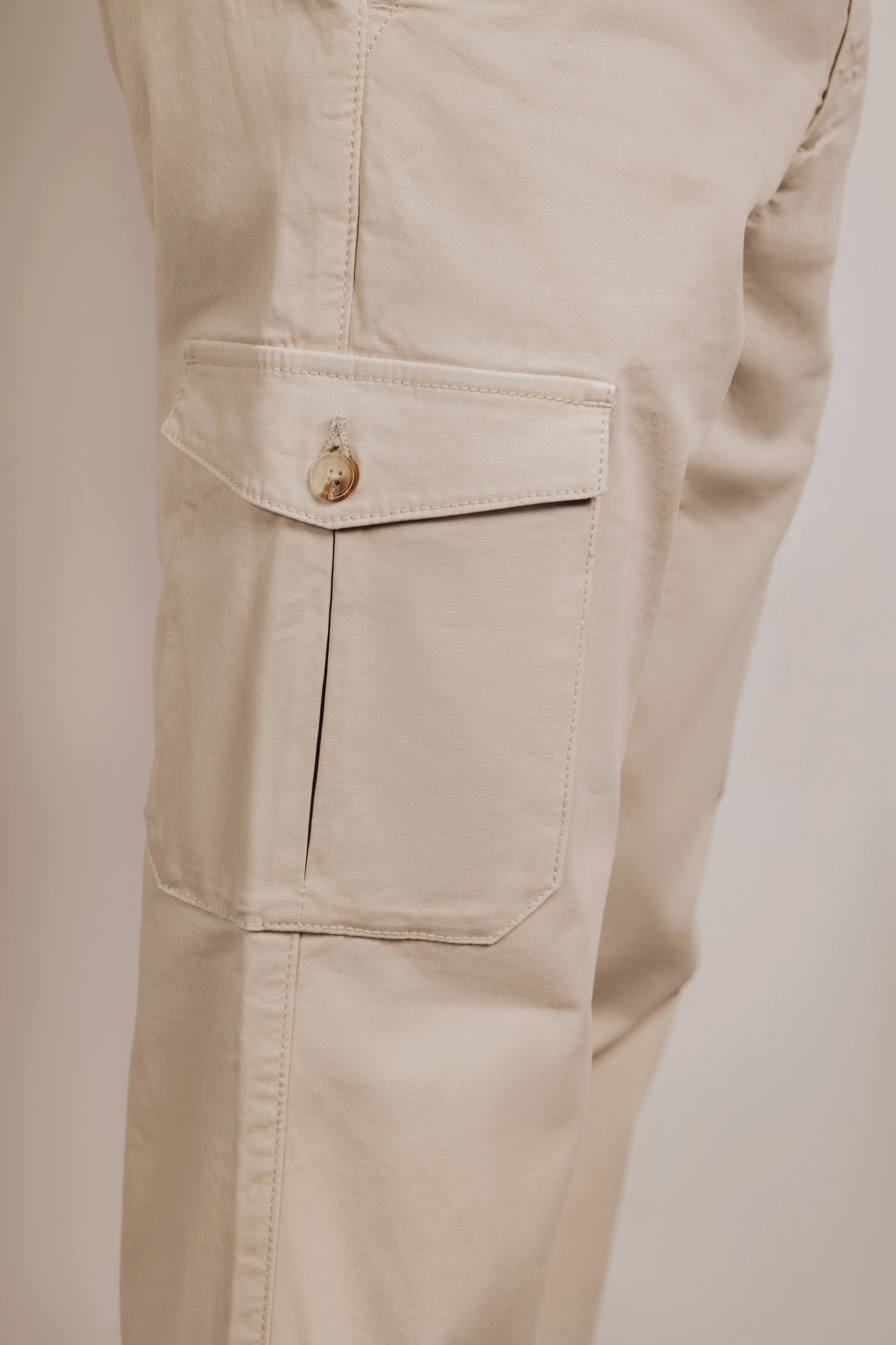 Pantalón chino cargo - Image 3