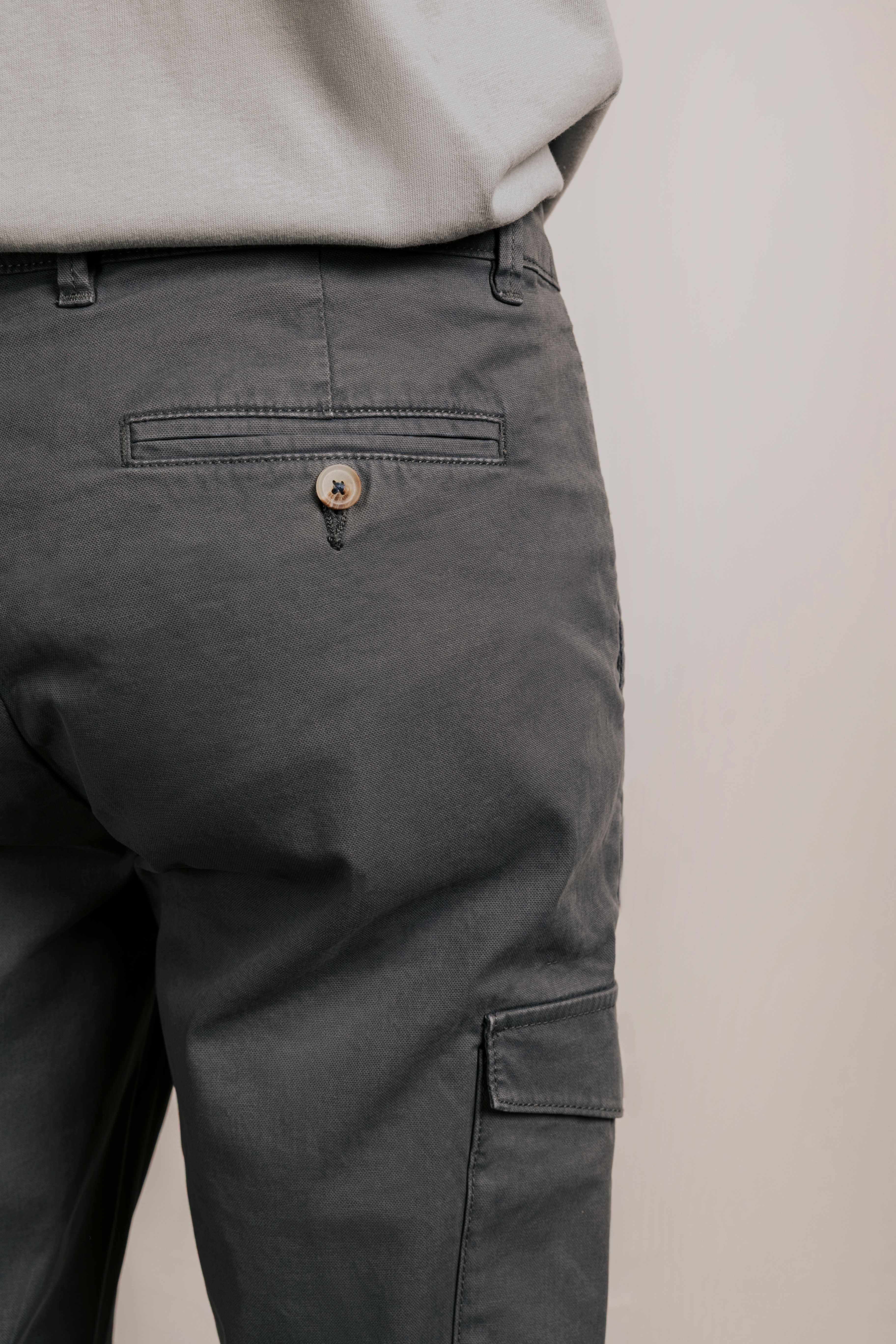 Pantalón chino cargo - Image 3