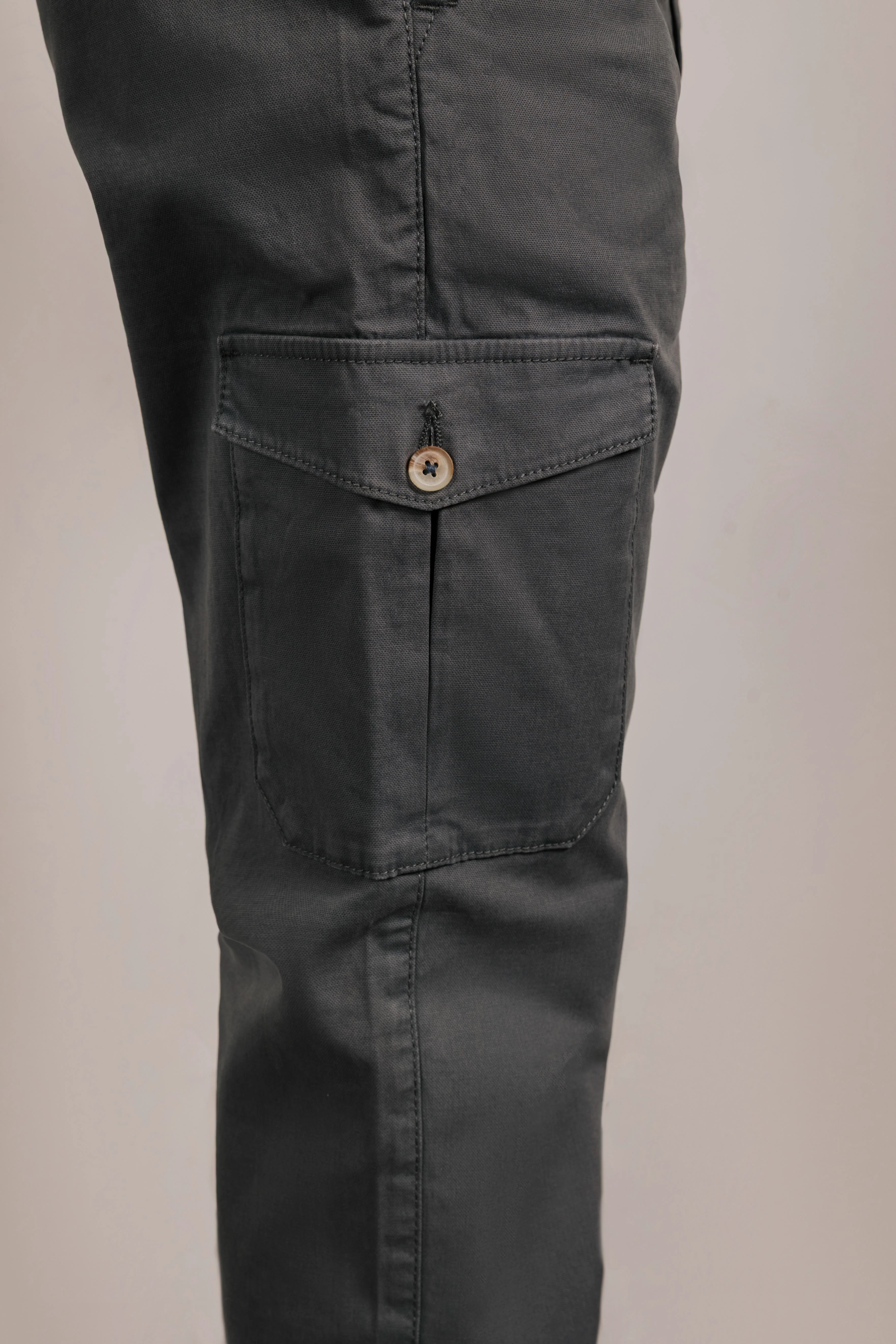 Pantalón chino cargo - Image 4