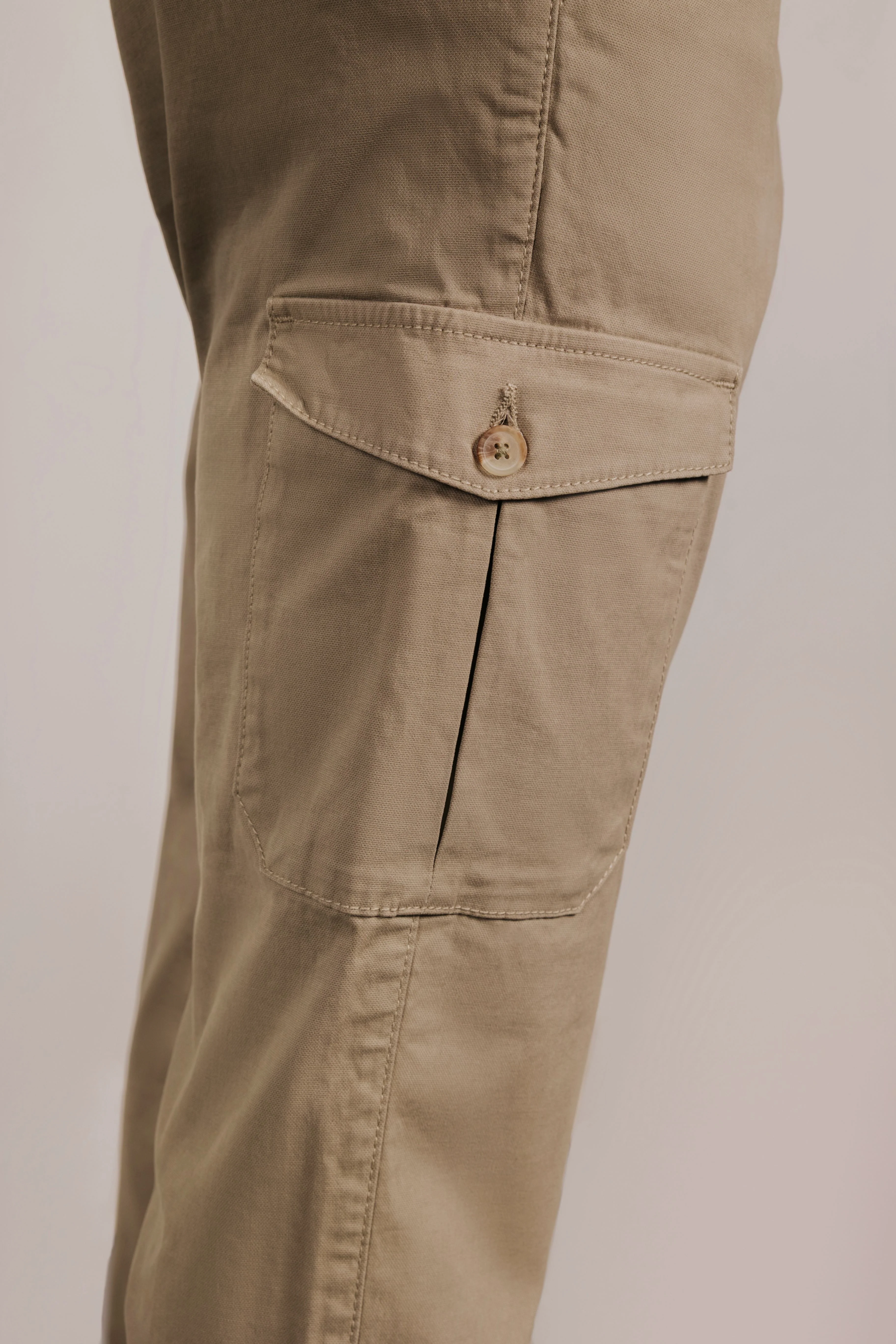 Pantalón chino cargo - Image 5