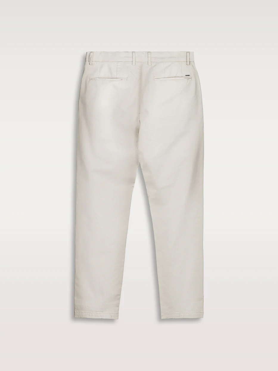 Pantalón chino slim fit esencial - Image 7