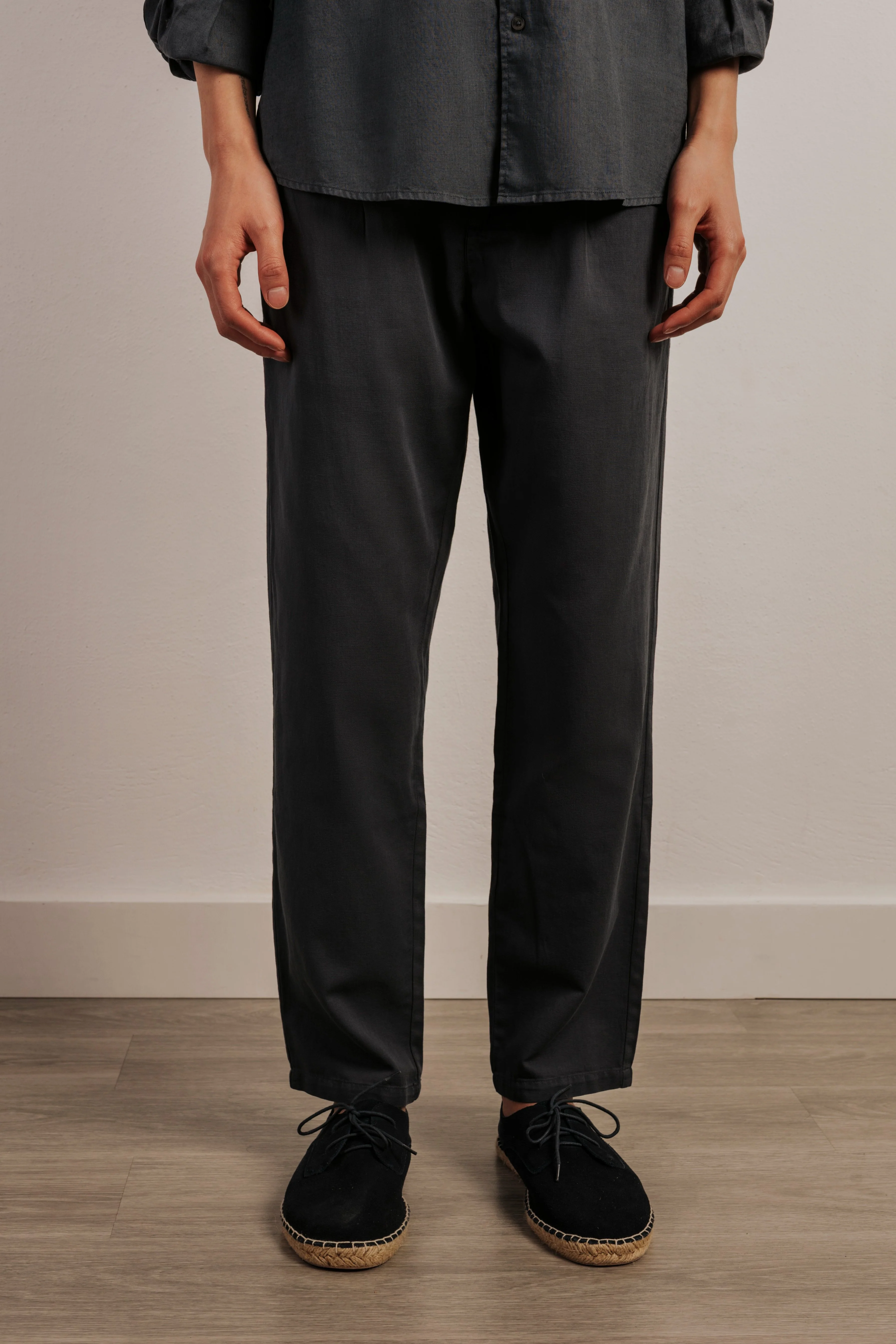 Pantalón con lino chino pinzas - Image 4