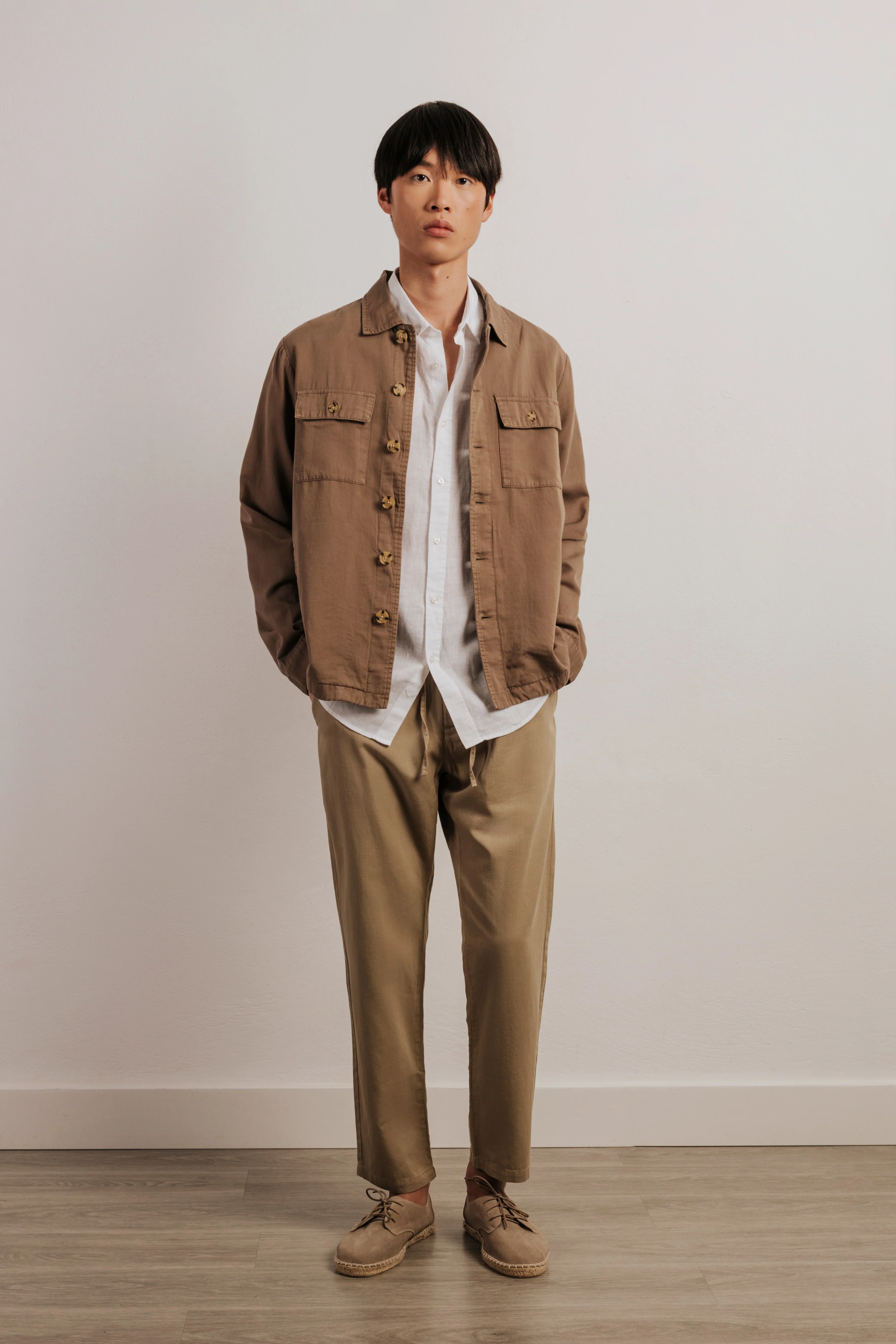 Pantalón con lino chino pinzas - Image 5