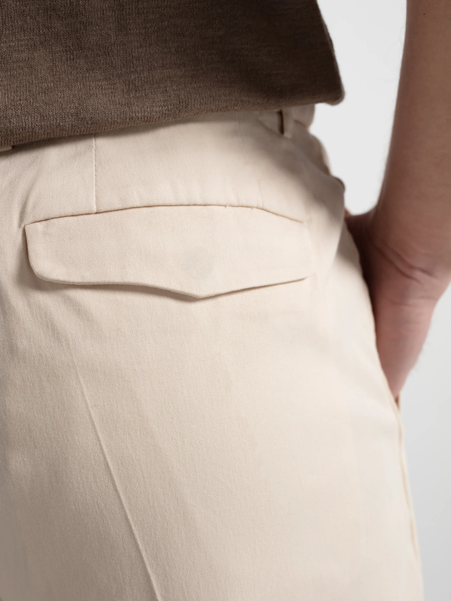Pantalón con pinzas - Image 3