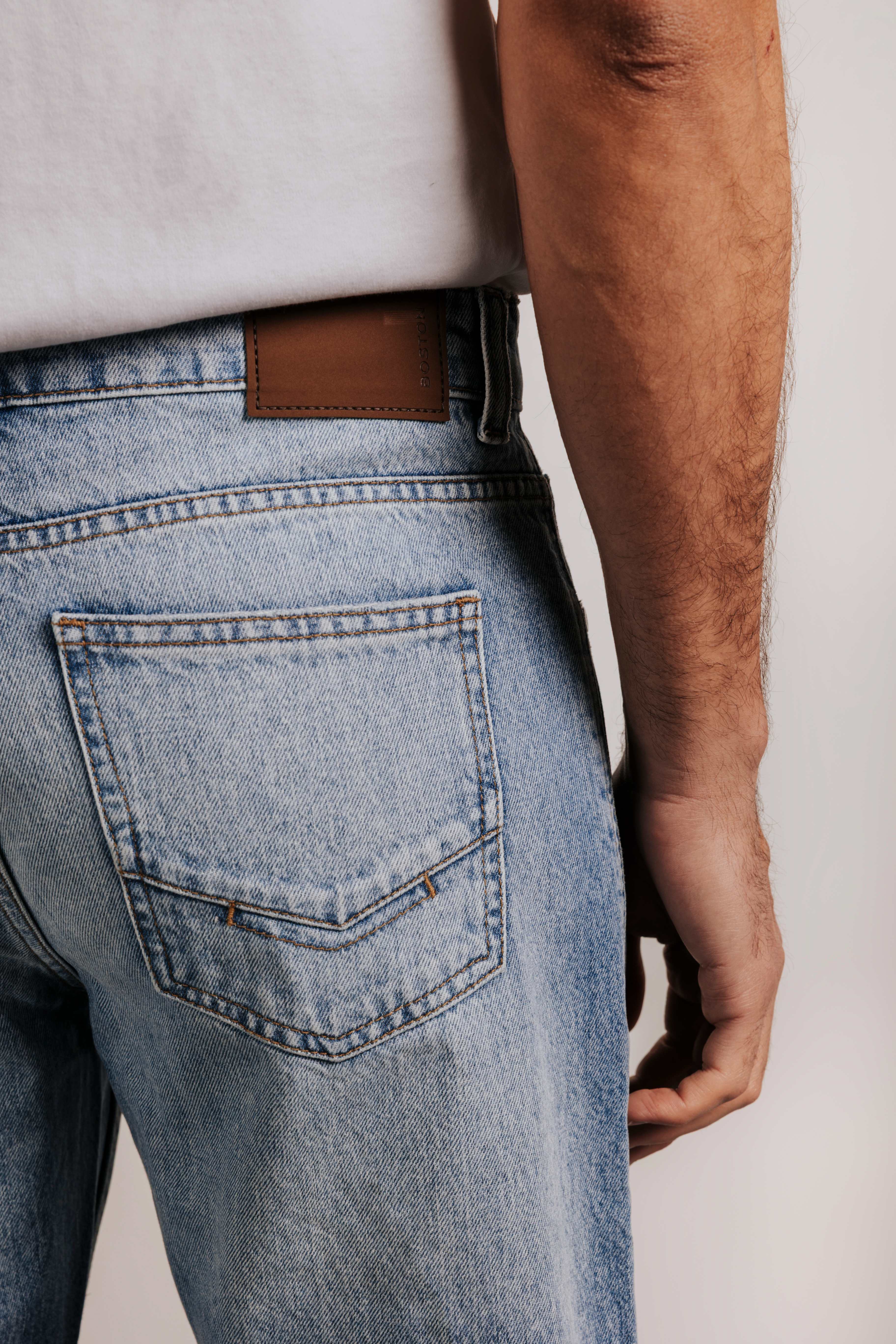 Pantalón tejano tapered - Image 3