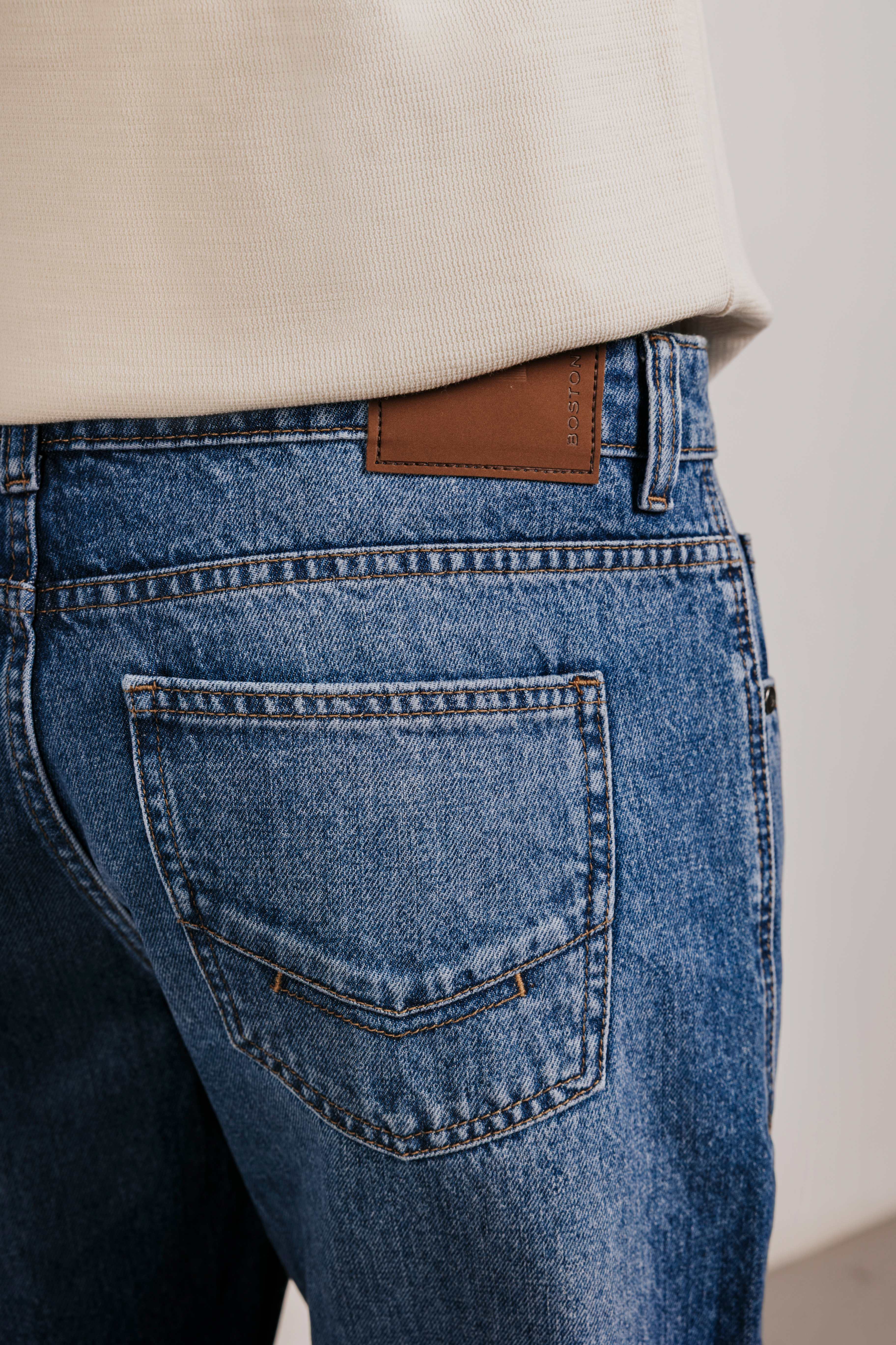Pantalón tejano tapered - Image 3