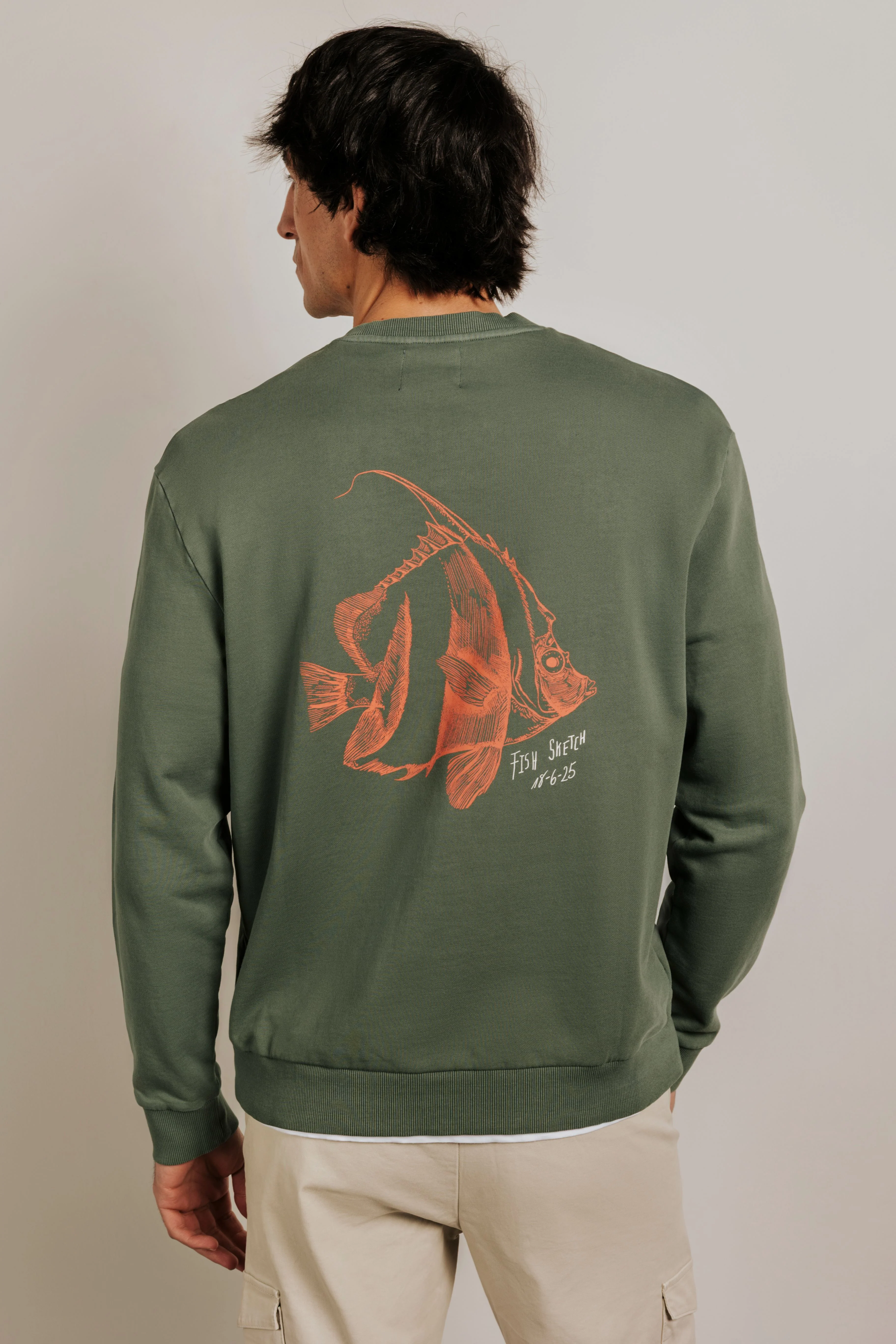 Sudadera confort gráfica pez - Image 3