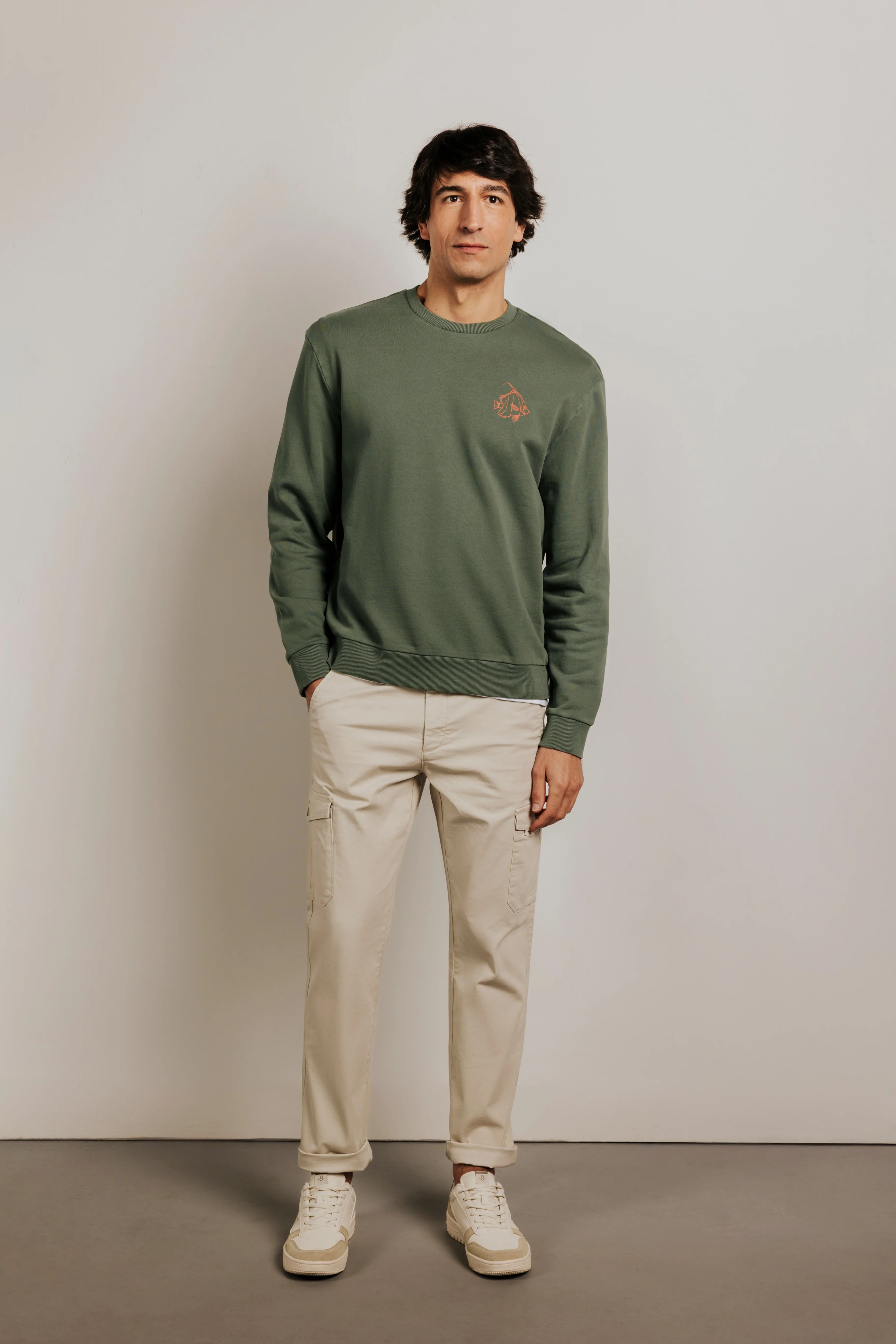 Sudadera confort gráfica pez - Image 4
